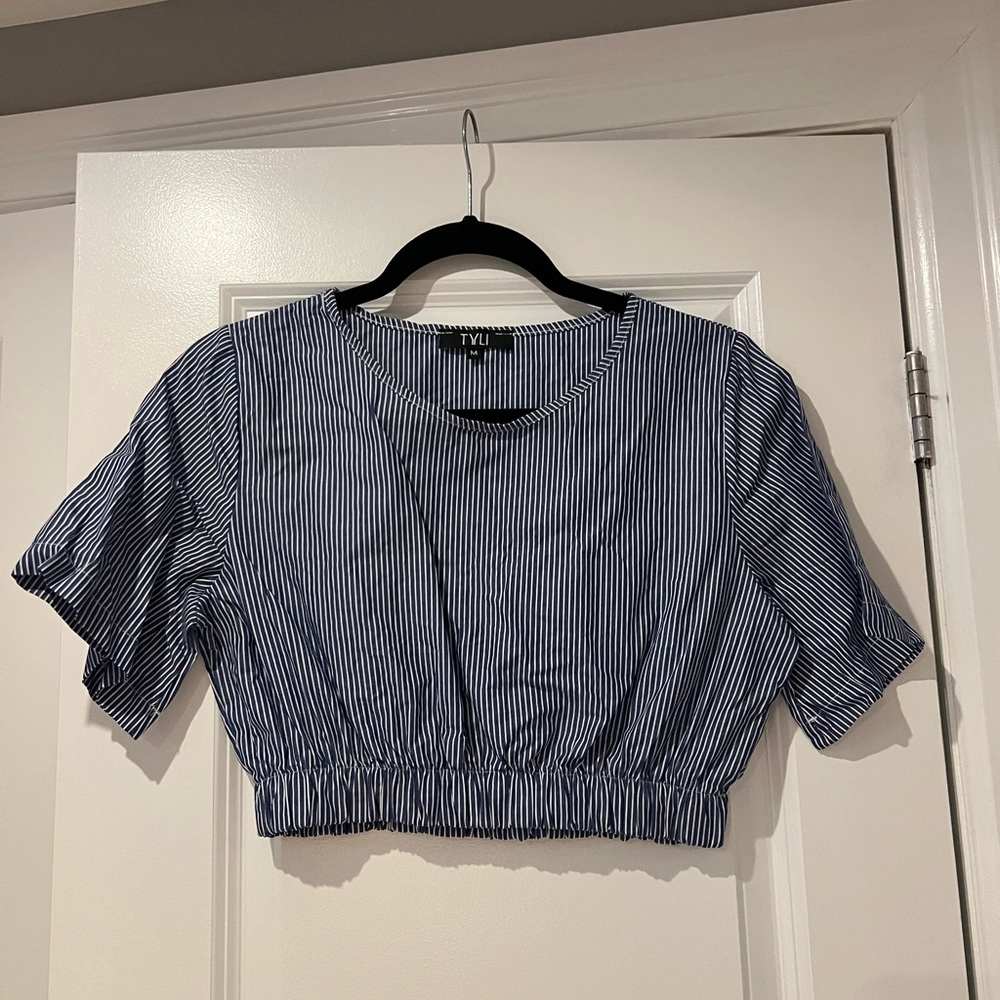 Striped Cropped Top - Picture 4 of 5